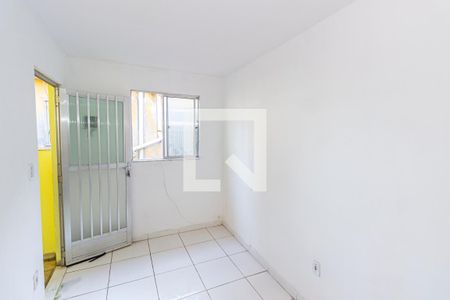 Sala de apartamento para alugar com 2 quartos, 35m² em Vista Alegre, Rio de Janeiro