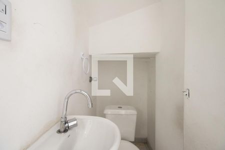 Lavabo de casa de condomínio para alugar com 3 quartos, 100m² em Vila Esperança, São Paulo