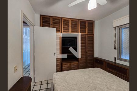 Quarto 1 de apartamento para alugar com 3 quartos, 85m² em Jardim Tejereba, Guarujá