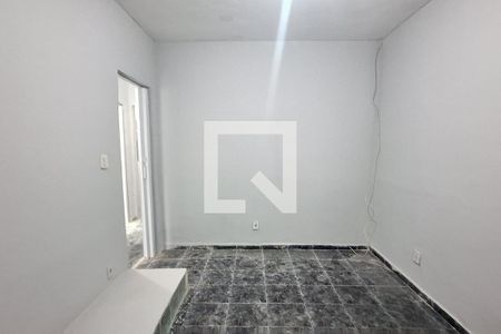 Quarto de casa para alugar com 3 quartos, 80m² em Centro, Duque de Caxias