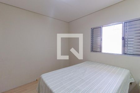 Suíte de casa à venda com 4 quartos, 320m² em Vila Yara, Osasco