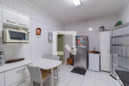 Casa à venda com 320m², 4 quartos e 2 vagas Casa à venda com 320m², 4 quartos e 2 vagasCozinha