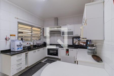 Casa à venda com 320m², 4 quartos e 2 vagas Casa à venda com 320m², 4 quartos e 2 vagasCozinha