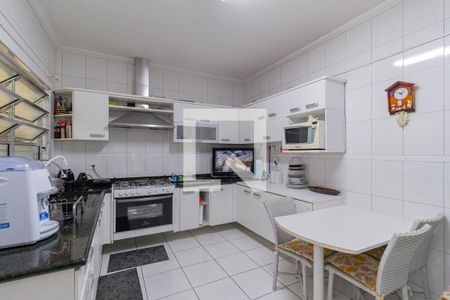 Casa à venda com 320m², 4 quartos e 2 vagas Casa à venda com 320m², 4 quartos e 2 vagasCozinha