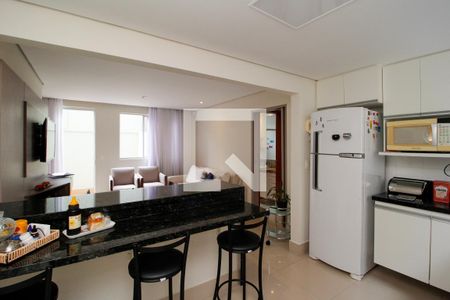 Cozinha de apartamento à venda com 2 quartos, 80m² em Santo Antônio, Belo Horizonte