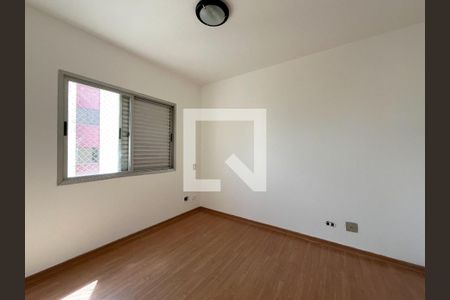 Quarto 1 de apartamento para alugar com 2 quartos, 74m² em Vila Guarani, São Paulo