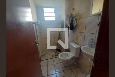 Banheiro de apartamento à venda com 2 quartos, 60m² em Parque Maracana, Contagem