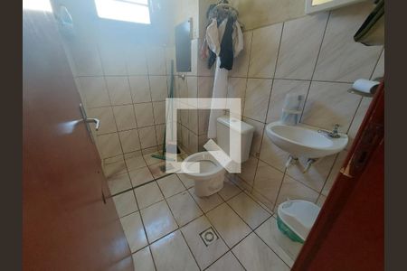 Banheiro de apartamento à venda com 2 quartos, 60m² em Parque Maracana, Contagem