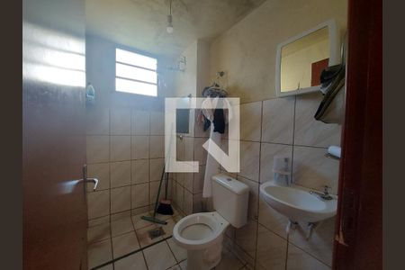 Banheiro de apartamento à venda com 2 quartos, 60m² em Parque Maracana, Contagem