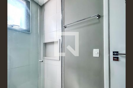 Banheiro da Suíte de apartamento à venda com 2 quartos, 90m² em Alphaville Empresarial, Barueri