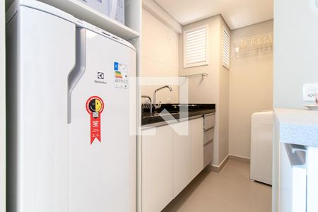 Cozinha e Área de Serviço de kitnet/studio para alugar com 1 quarto, 38m² em Centro, Curitiba