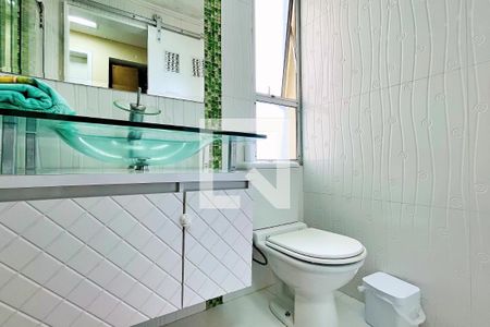 Banheiro de apartamento à venda com 2 quartos, 63m² em Jardim Flor da Montanha, Guarulhos