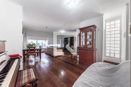 Sala de casa à venda com 5 quartos, 304m² em Vila Santo Estefano, São Paulo