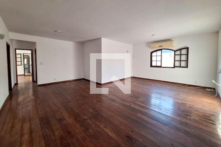 Sala de casa para alugar com 3 quartos, 249m² em Serra Grande, Niterói