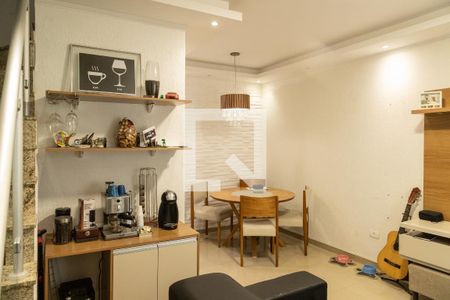 Sala de casa de condomínio para alugar com 2 quartos, 123m² em Burgo Paulista, São Paulo