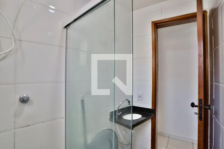 Banheiro de kitnet/studio para alugar com 2 quartos, 38m² em Belenzinho, São Paulo