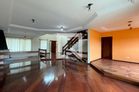 Sala de casa de condomínio para alugar com 4 quartos, 480m² em Residencial Morada das Estrelas (aldeia da Serra), Barueri