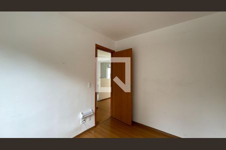 Quarto 1  de apartamento para alugar com 2 quartos, 42m² em Santo Antônio, São José dos Pinhais