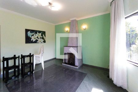 Sala da Lareira de casa de condomínio para alugar com 4 quartos, 307m² em Jardim Recanto, Valinhos