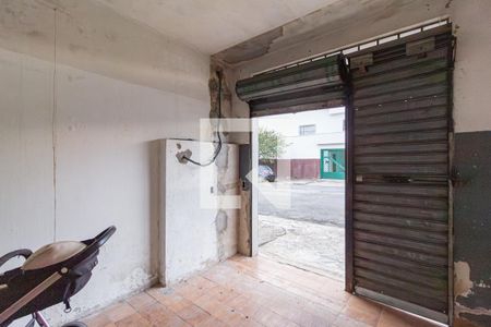 Garagem de casa à venda com 3 quartos, 213m² em Quitaúna, Osasco