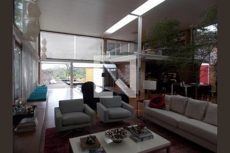 Casa à venda com 4 quartos, 750m² em Chácara Monte Alegre, São Paulo