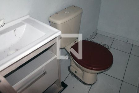 Banheiro de kitnet/studio para alugar com 1 quarto, 80m² em Scharlau, São Leopoldo