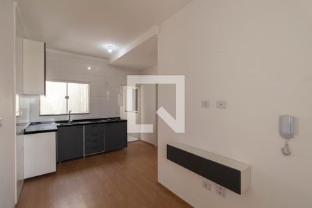 Sala e Cozinha Integrada  de apartamento para alugar com 2 quartos, 35m² em Cangaiba, São Paulo