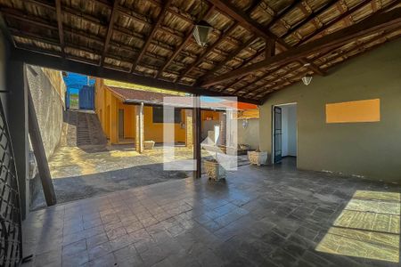 Área comum  de casa à venda com 4 quartos, 240m² em Vila Amaral, Belo Horizonte