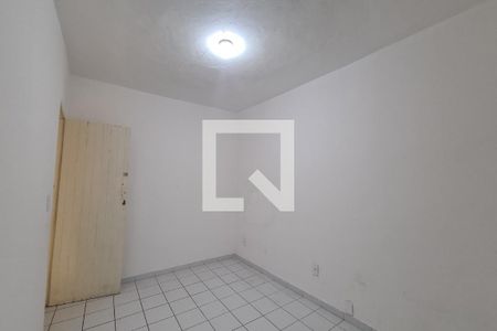 Quarto 2 de casa para alugar com 2 quartos, 120m² em Parque Tomas Saraiva, São Paulo