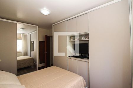 Quarto 1 de apartamento à venda com 2 quartos, 64m² em Santo Antônio, Porto Alegre