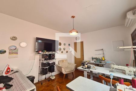 Sala de casa para alugar com 2 quartos, 200m² em Vila Antonieta, São Paulo