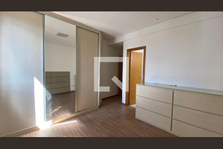 Suíte de apartamento para alugar com 3 quartos, 109m² em Coração Eucarístico, Belo Horizonte