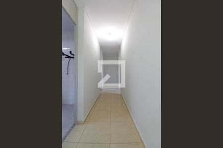 Corredor  de apartamento à venda com 3 quartos, 65m² em Vila Manoel Ferreira, Campinas