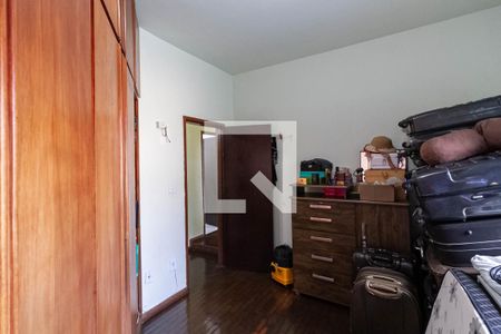 Quarto 2 de casa à venda com 7 quartos, 360m² em Sinimbu, Belo Horizonte