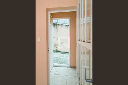 Sala - Hall da entrada de casa para alugar com 1 quarto, 40m² em Brás de Pina, Rio de Janeiro