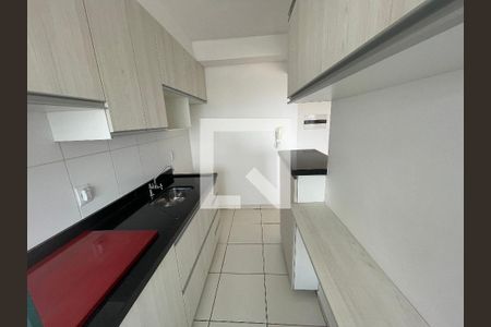 COZINHA de apartamento para alugar com 2 quartos, 48m² em Jardim do Lago, São Paulo