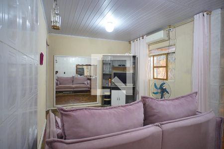 Sala de casa à venda com 3 quartos, 150m² em Rubem Berta, Porto Alegre