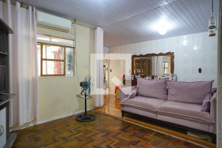 Sala de casa à venda com 3 quartos, 150m² em Rubem Berta, Porto Alegre