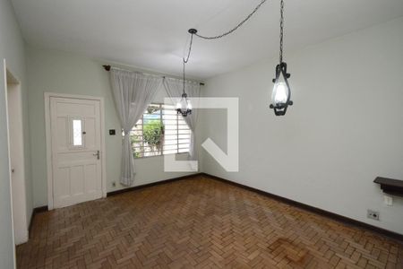 Casa à venda com 250m², 3 quartos e 4 vagasSala