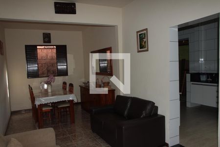 Sala de casa para alugar com 2 quartos, 150m² em Glória, Belo Horizonte