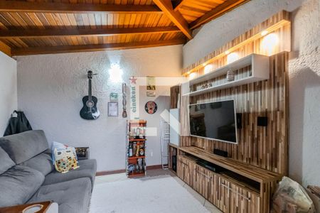 Sala de casa de condomínio à venda com 2 quartos, 102m² em Guarujá, Porto Alegre