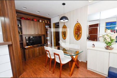 Sala de jantar de apartamento para alugar com 2 quartos, 75m² em Santa Efigênia, Belo Horizonte