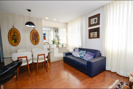 Sala de estar de apartamento à venda com 2 quartos, 75m² em Santa Efigênia, Belo Horizonte