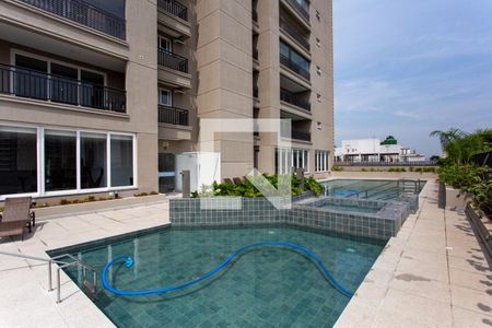 Apartamento à venda com 130m², 3 quartos e 3 vagas Apartamento à venda com 130m², 3 quartos e 3 vagasÁrea comum - Piscina