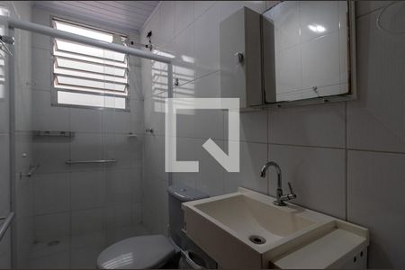 banheiro social_3 de casa para alugar com 1 quarto, 48m² em Vila das Merces, São Paulo