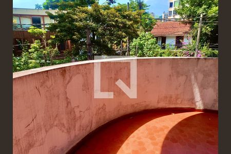 Apartamento à venda com 156m², 5 quartos e 2 vagas Apartamento à venda com 156m², 5 quartos e 2 vagasVaranda