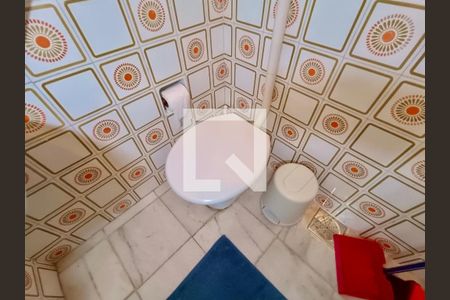 Apartamento à venda com 156m², 5 quartos e 2 vagas Apartamento à venda com 156m², 5 quartos e 2 vagasLavabo