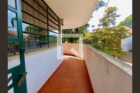 Apartamento à venda com 156m², 5 quartos e 2 vagas Apartamento à venda com 156m², 5 quartos e 2 vagasVaranda