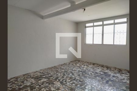 Casa à venda com 168m², 2 quartos e 2 vagas Casa à venda com 168m², 2 quartos e 2 vagasEdicula