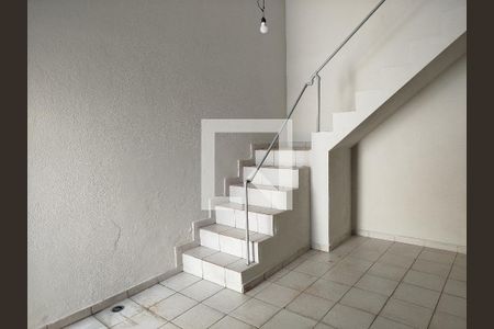 Casa à venda com 168m², 2 quartos e 2 vagas Casa à venda com 168m², 2 quartos e 2 vagasEdicula